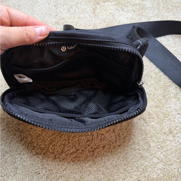 lululemon Black Belt Bag - Picture 3 of 6
